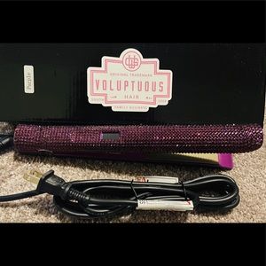 Go Voluptuous Hair Flat Iron